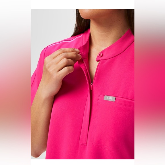 FIGS Montex Scrub Top NWT
LIMITED EDITION STYLE
CLASSIC
ICONIC Shocking Pink - Picture 6 of 7